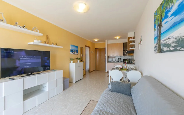 Kristall Lago Pool View