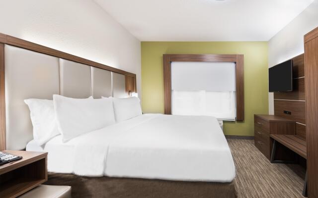 Holiday Inn Express & Suites Columbus Airport East, an IHG Hotel