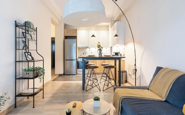 The Beatles 2-BR Apartment in Athens