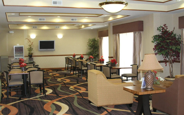 Spark by Hilton Smithfield I-95