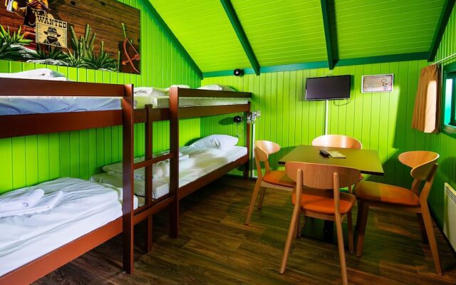 LEGOLAND Wilderness Barrels & Cabins