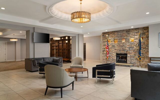 DoubleTree by Hilton Pittsburgh Airport