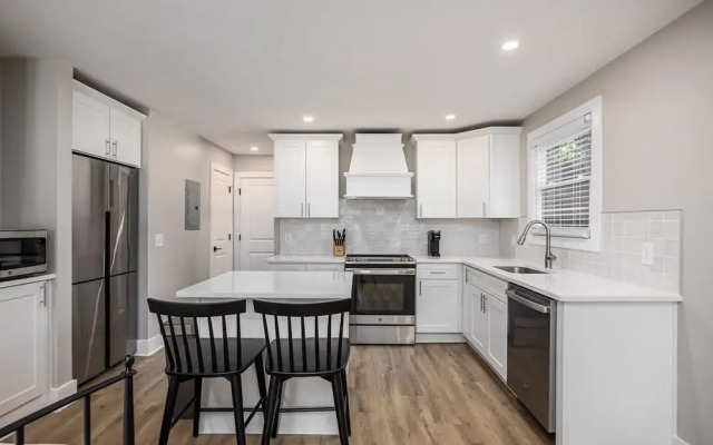 Minutes From Downtown Broadway The Nomad 4