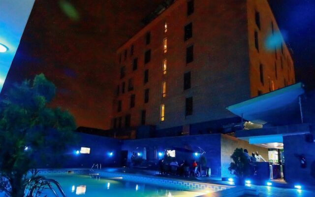 Golden Tulip Essential Lagos Airport Hotel