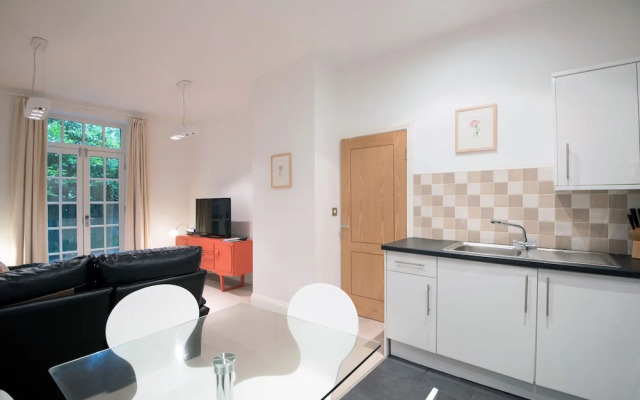 Apartment 2 The Grove
