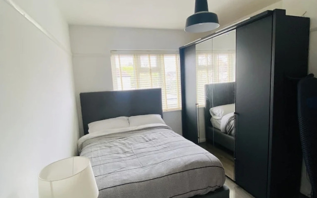 3-bed House - Sleeps 5 & Central Links