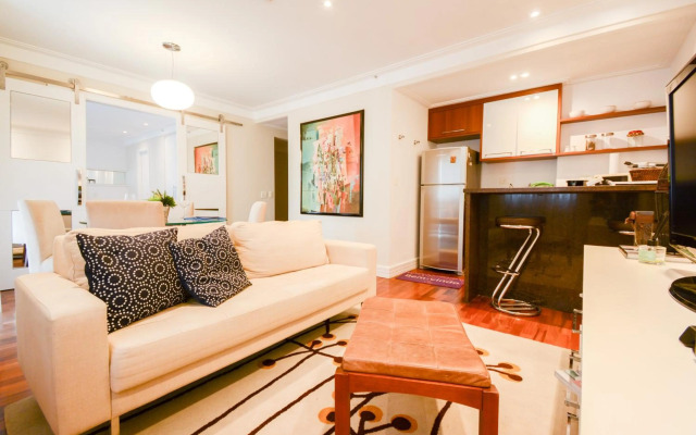 Flat Clarion Apartments by BnbHost