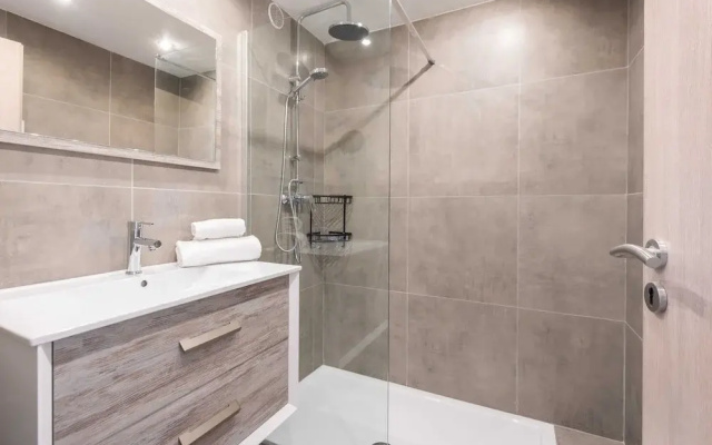 Beautiful Flat With Balcony - 200m From the Beach
