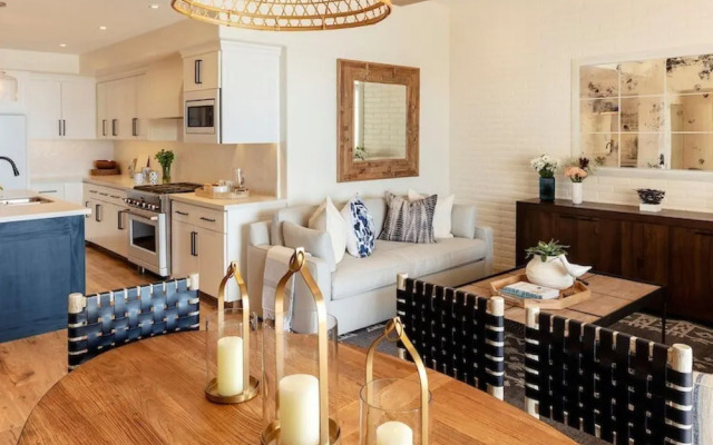 Oceanfront 3bd Penthouse Residence