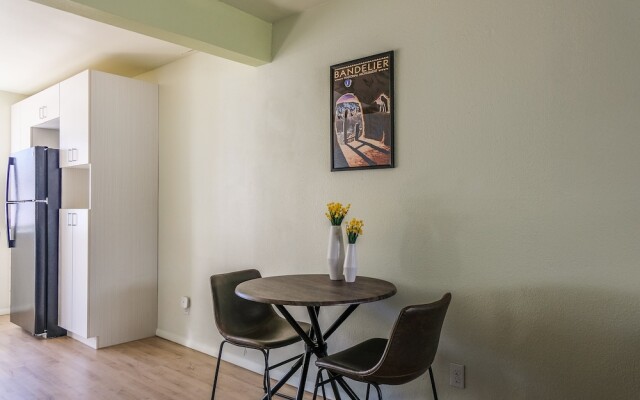 Nob Hill Apartments by Frontdesk