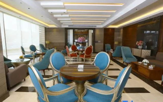 Weekend Hotel Sari