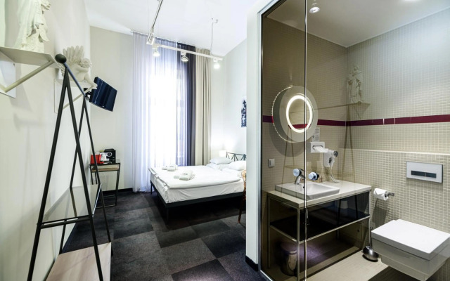 Home ApartHotel
