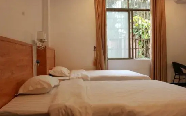 Dongxing Xinghai Hotel