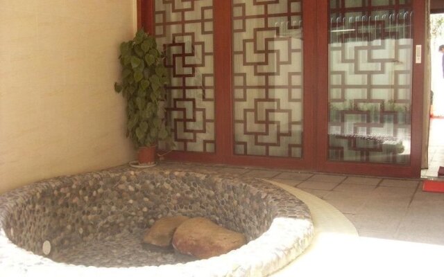 Danxia Hot Spring Holiday Resort Shaoguan