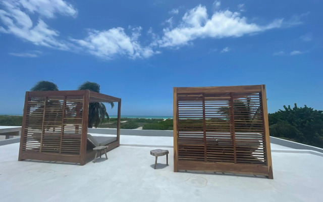 Casa en primera linea de playa con alberca