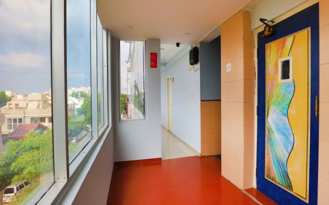 OYO 2178 Vibrant Residency