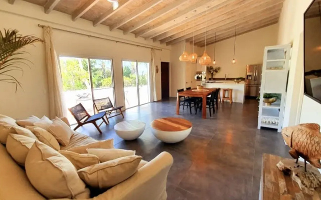 Coco's Beach House