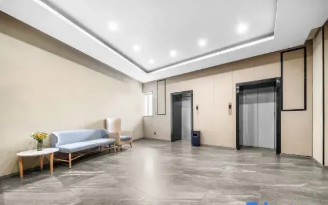 Homeinn · neo (Wuhan Canglong East Street Subway Station Media College)