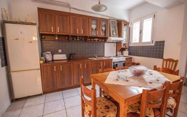 Traditional Family Guest House Idi