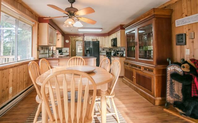 Ole' Berg's Den in Lake Wenatchee