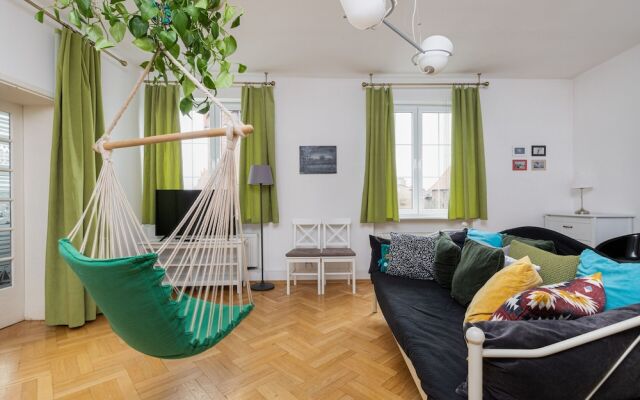 Heart of Gdansk Apartment by Renters