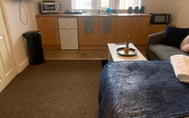 Bv Cosy Studio Eleven At Deighton Huddersfield