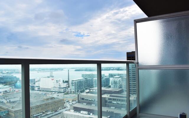 Modern High Rise 1 Bedroom in Downtown Toronto
