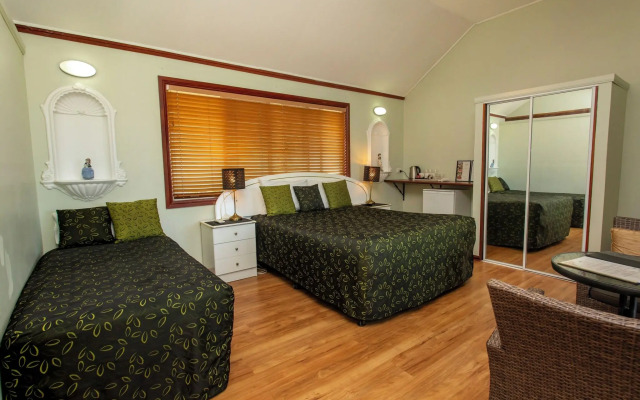 Ainslie Manor B&B
