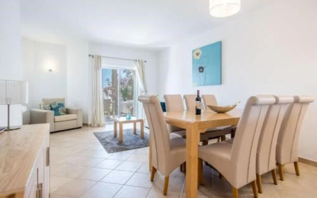 #025 Relaxing and Quiet House with Pool