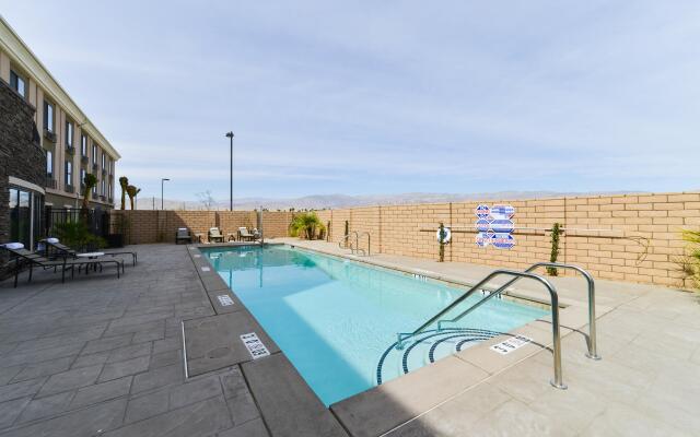 Holiday Inn Express & Suites Indio - Coachella Valley by IHG