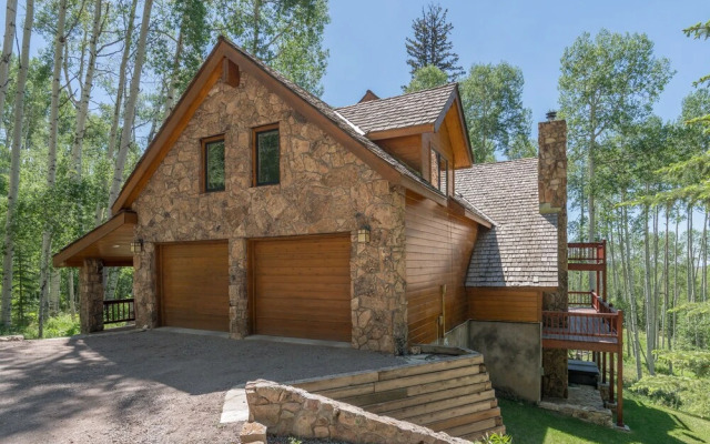 Wapiti Mountain Escape
