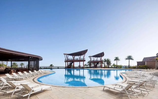Days Hotel By Wyndham Fangchenggang Bailang Beach