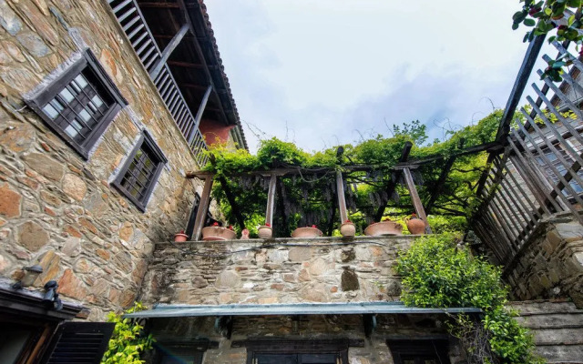 Chorostasi Guest House