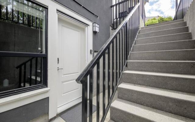 Newly Furnished 2bdr suite 6 Guests Perfect for Family