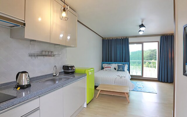 Sokcho Dal Beach Pension