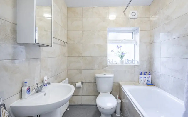 Large Group Greenwich Charlton O2 House