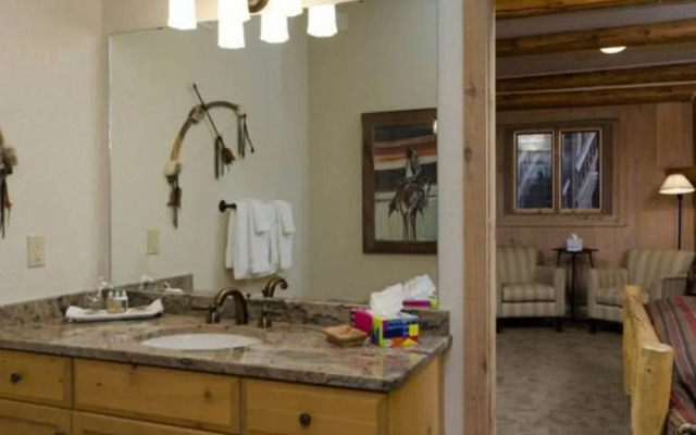 Ponderosa 6 Br Home by RedAwning