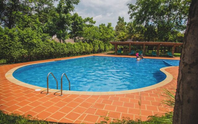 Hanchey Bamboo Resort