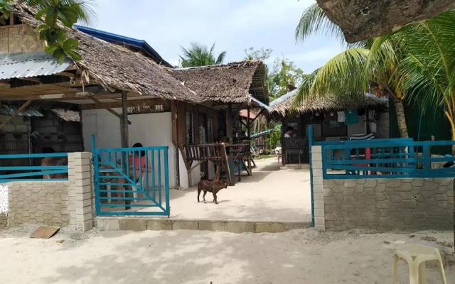 Badian Lambug Beach Beachfront Native Huts