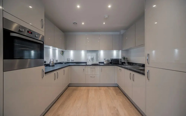 Barking Bright Apartment With 2 Bedrooms