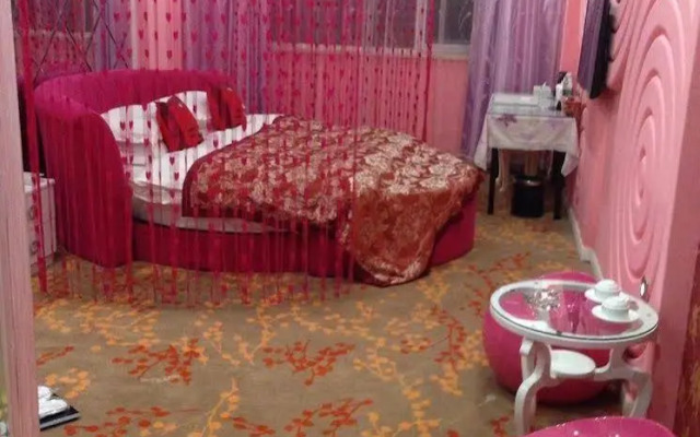 To Youth Themed Hotel