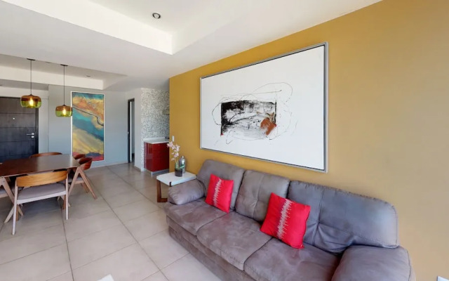 Comfortable and Trendy Apartment 2C