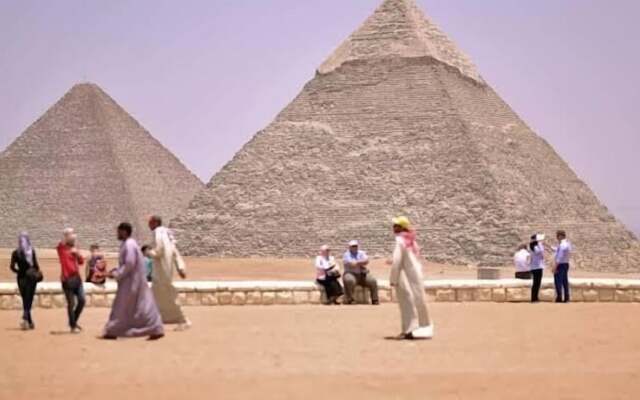 King tout pyramid