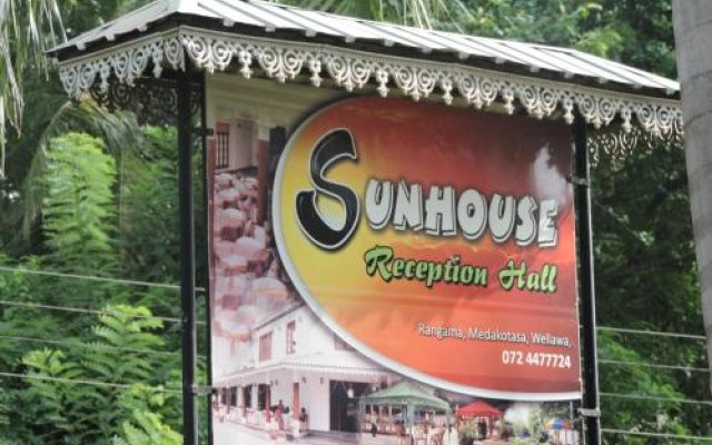 Sun House Hotel