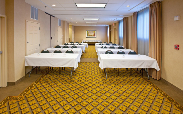 Candlewood Suites Indianapolis Downtown Medical District by IHG
