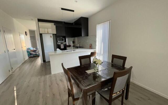 4 bedroom home fully furnished in Papakura, Auckland