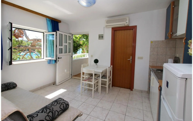 Elvi - Amazing Position & Parking - A1 Mali