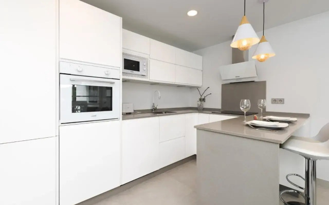 Playas Del Duque Apartment