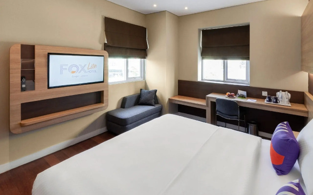 FOX Lite Hotel Grogol Jakarta