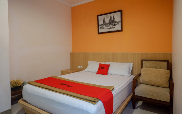 Family Budget Hotels F77 by Reddoorz